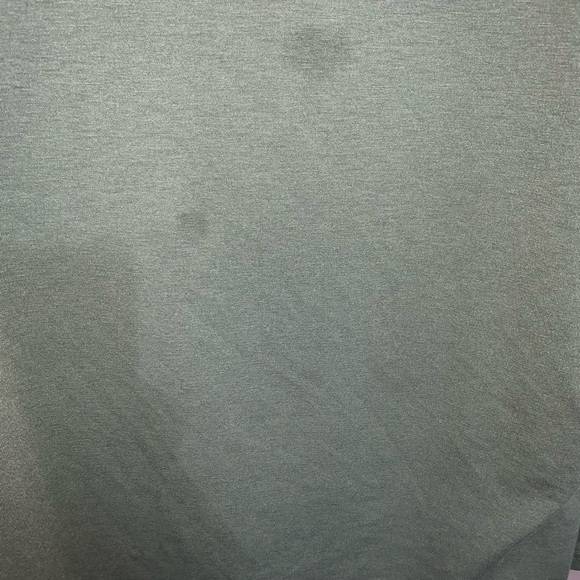Under Armour army green t shirt. XL - Picture 4 of 4
